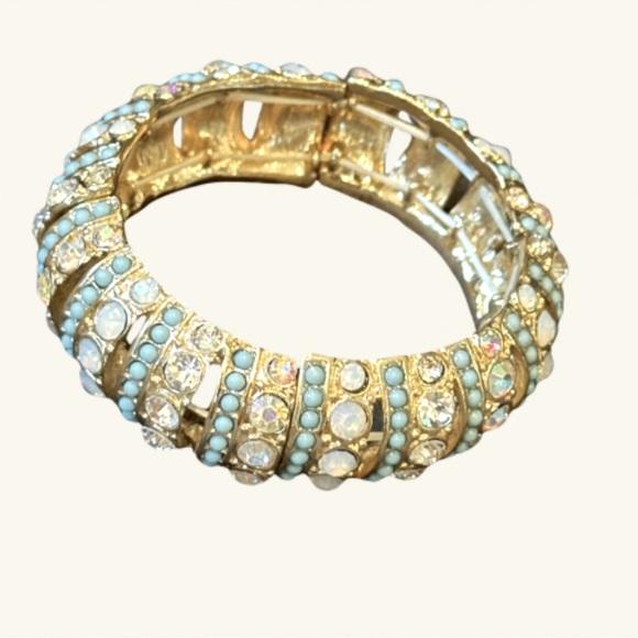 Pretty Beaded and Crystal Rhinestone Gold Tone Expansion Bracelet - Picture 4 of 7